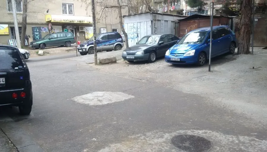 Безархаус рядом с метро — Фото 9