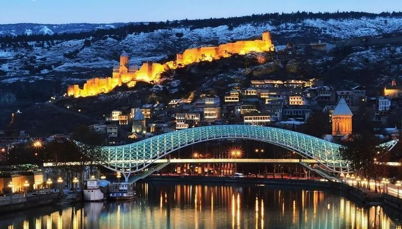 White tiger in  center Tbilisi — Фото 6