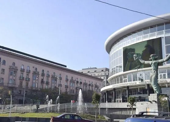 White tiger in  center Tbilisi — Фото 1