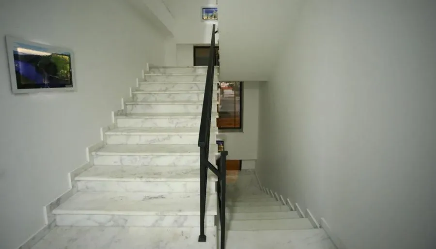 ВЕСТ ТАУЕР — Фото 1